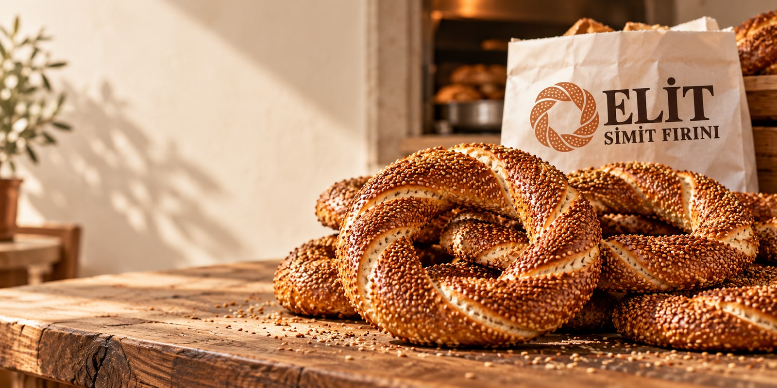 Elit Simit Fırını'nda sıcacık fırından yeni çıkmış çıtır susamlı sokak simitleri